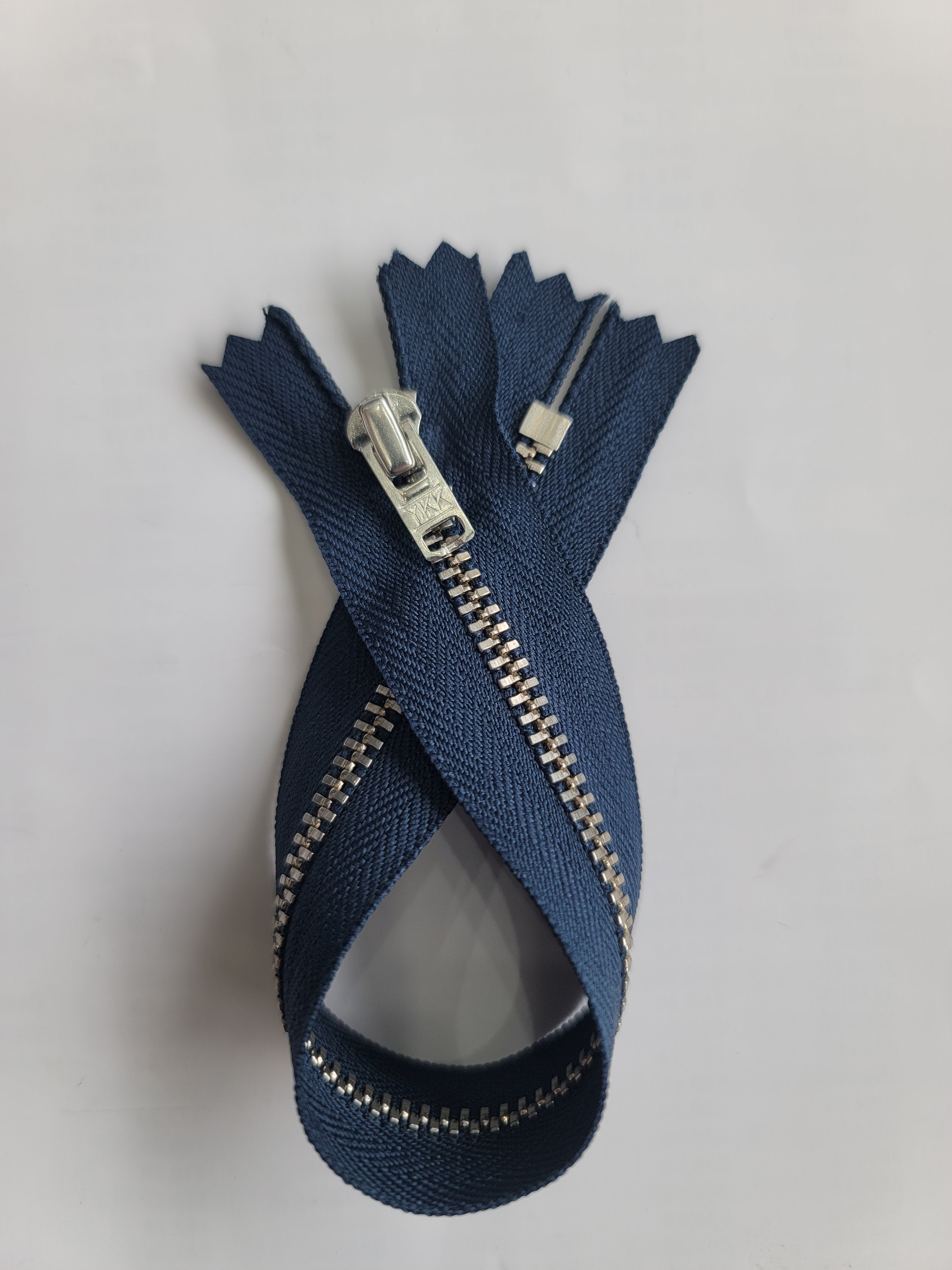 YKK Silver Metal Closed End Zip – C5 Size – 20cm Length
