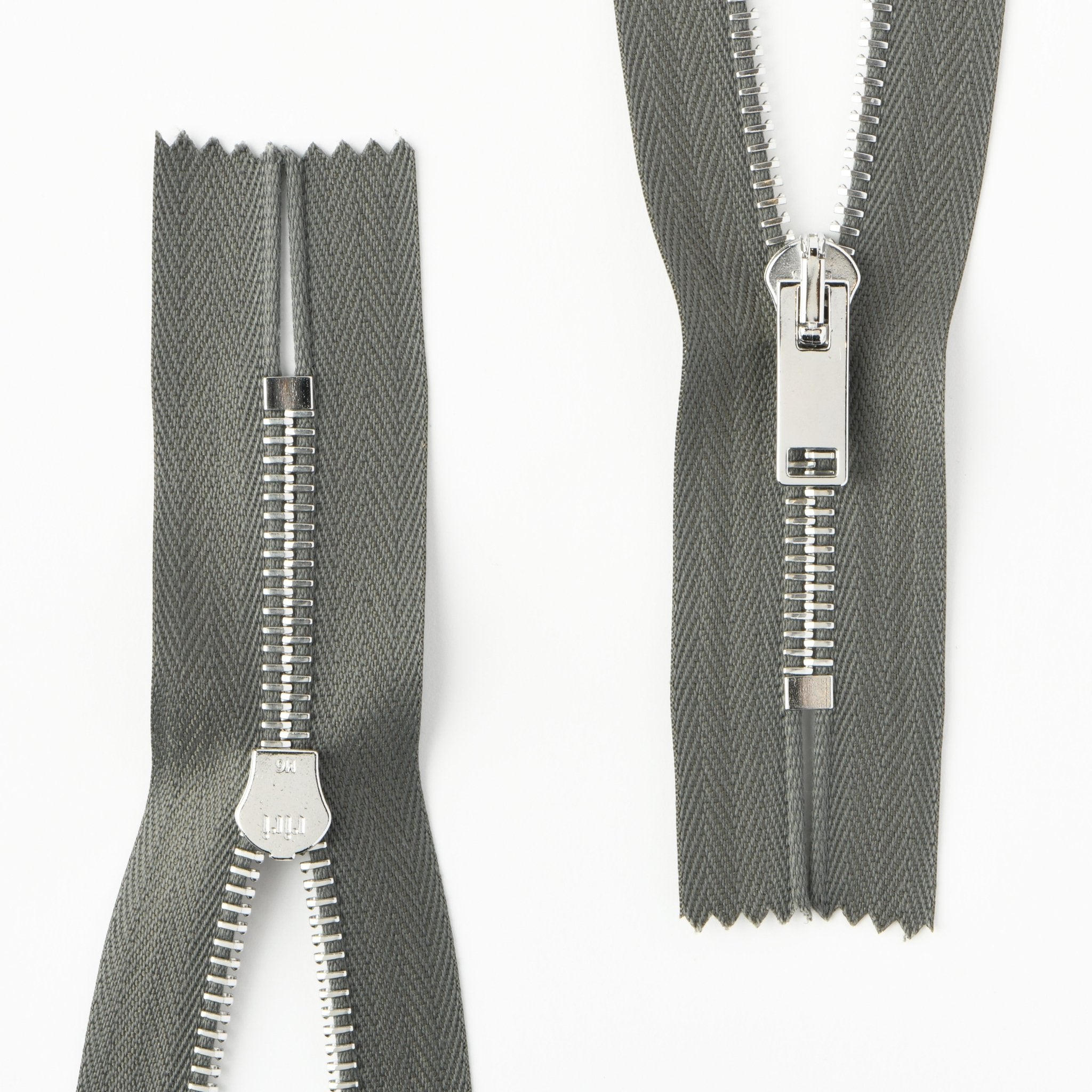 RIRI Silver Metal, M6, 3T, 24cm, Closed end zip - Galedi Pins