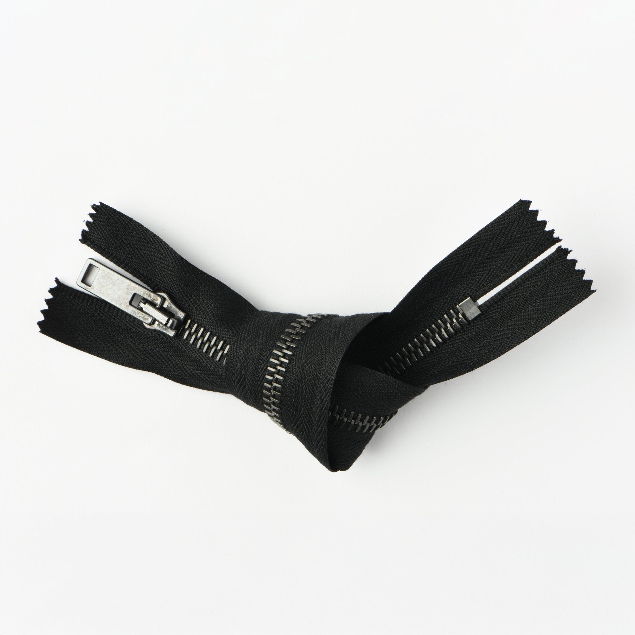 RIRI Silver Metal, M6, 3T, 24cm, Closed end zip - Galedi Pins