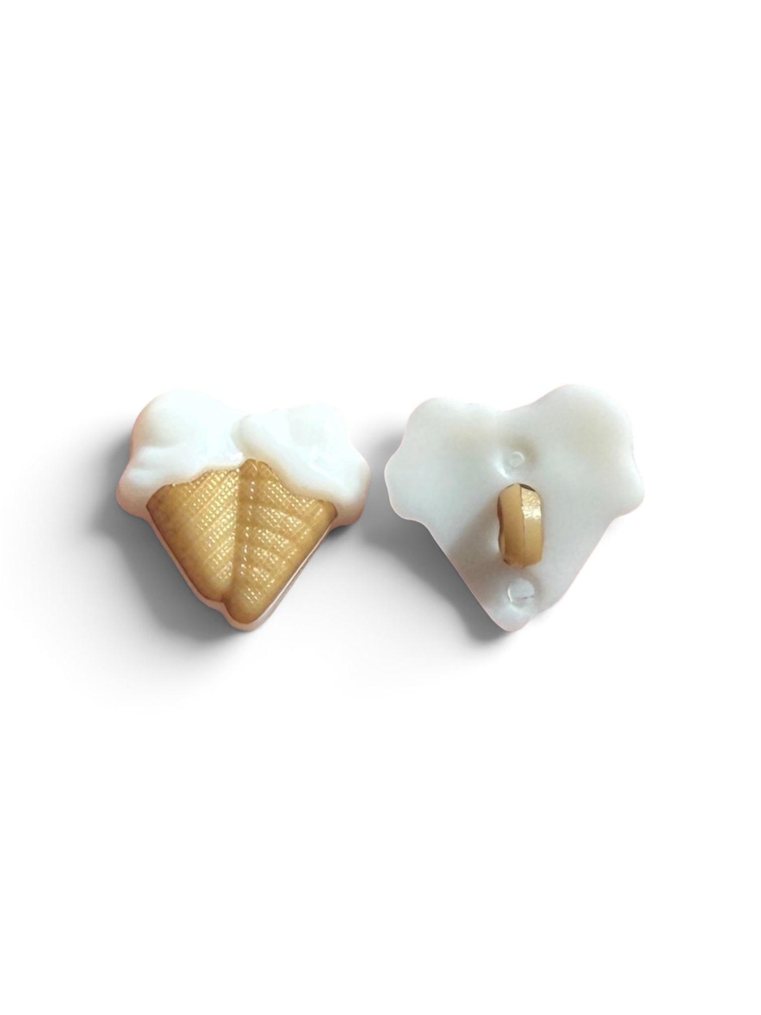 Front and back view of a 15mm white ice-cream cone resin button with a textured tan cone.