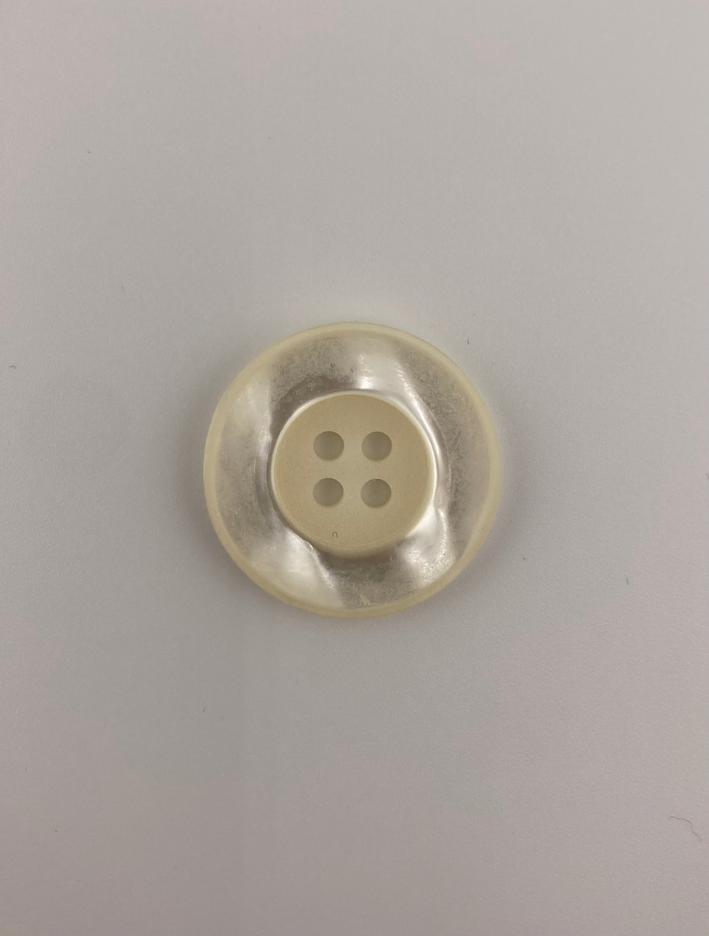 4-Hole Mother of Pearl Effect Button – Off-White, 29mm | Galedi Pins