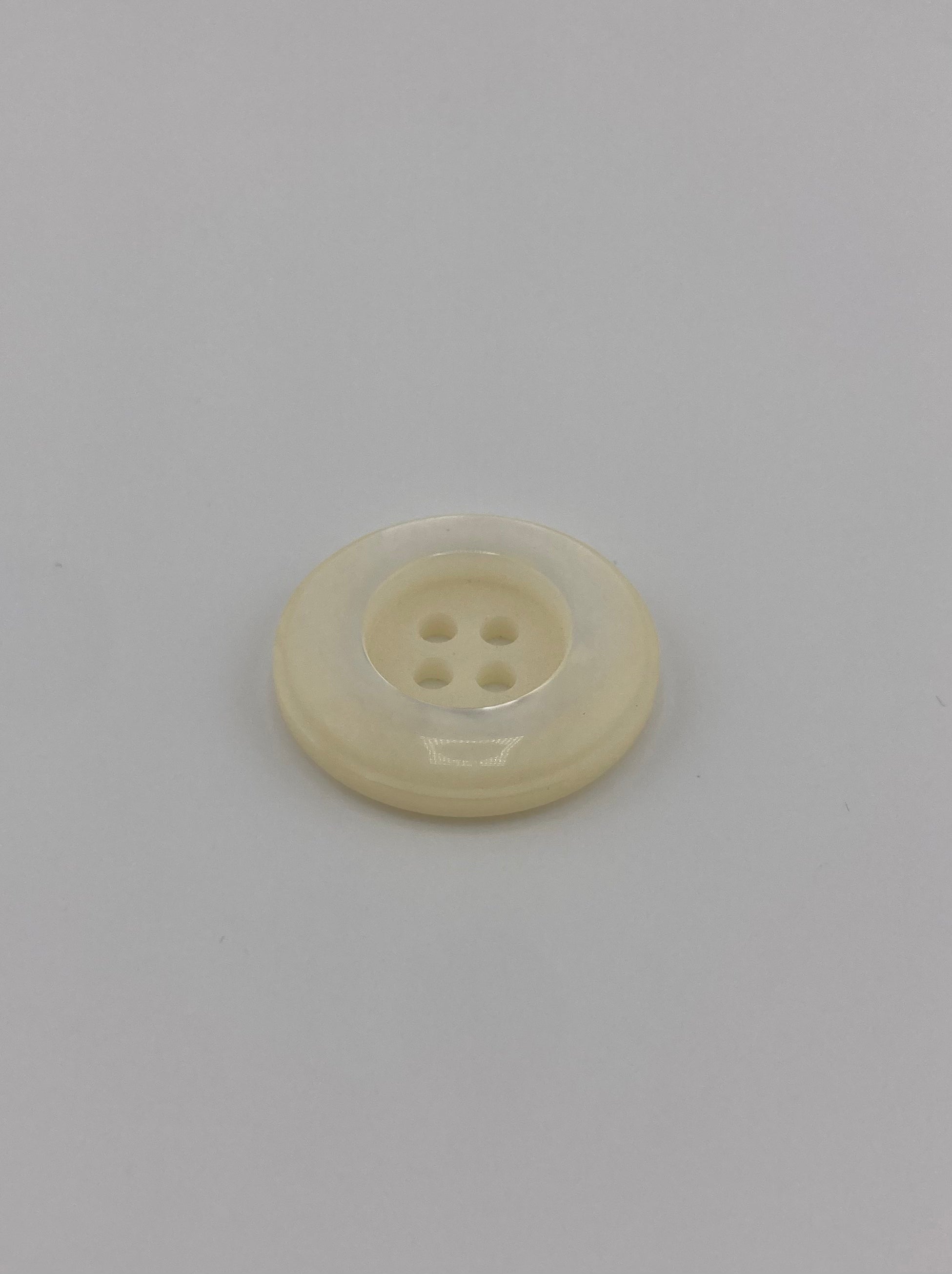 4-Hole Mother of Pearl Effect Button – Off-White, 29mm | Galedi Pins