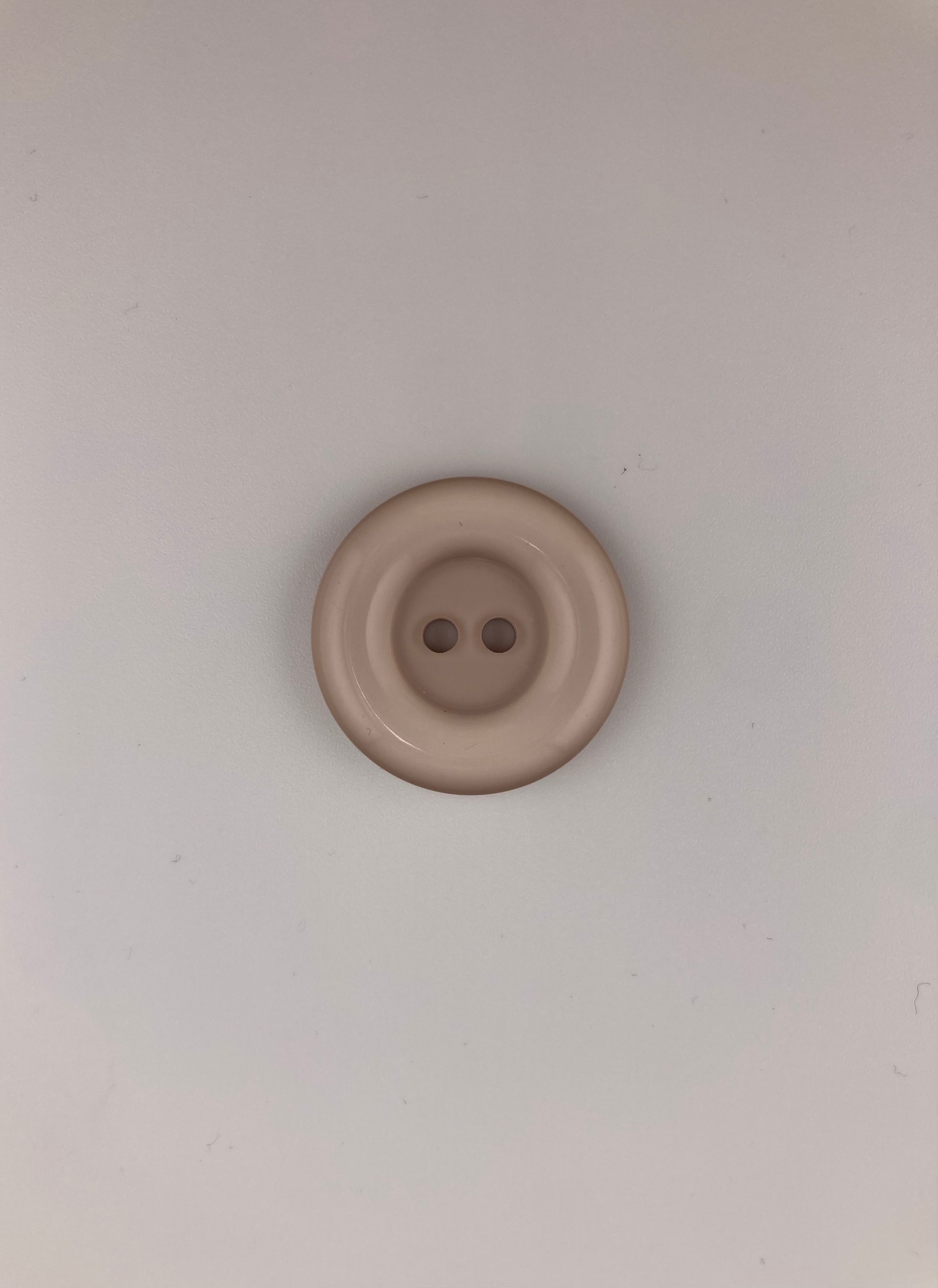 Пуговица бежево-розовая, 28 мм, 2 отверстия