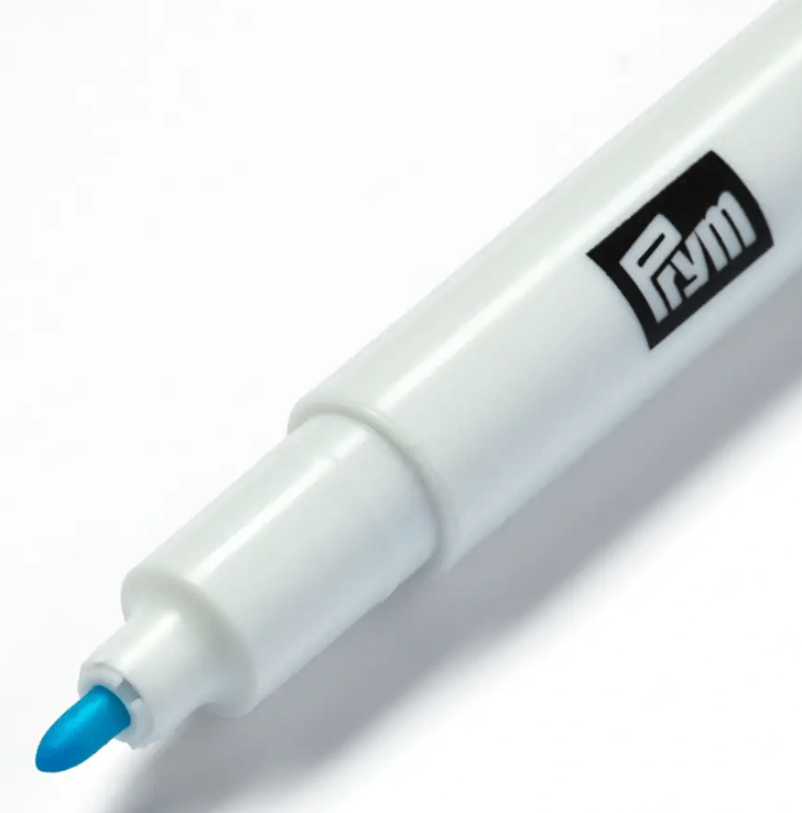 A turquoise felt-tip marker with a Prym logo.
