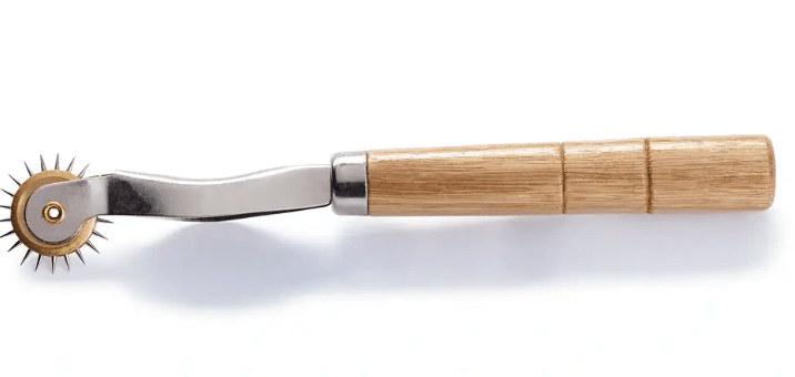 Tracing wheel with wood grip and extra sharp toothed metal wheel - Galedi Pins