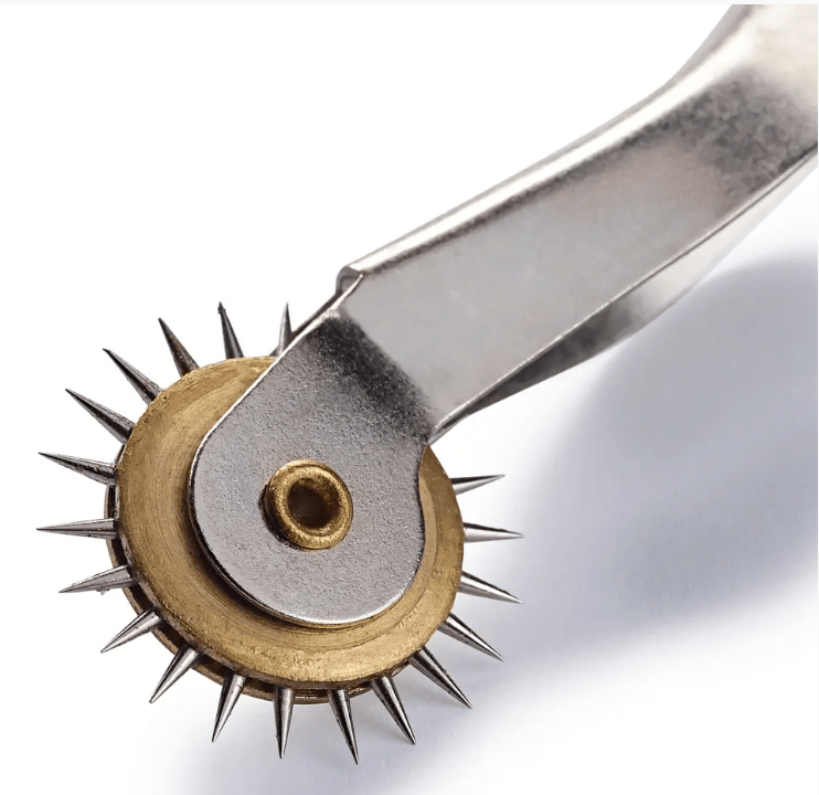 Tracing wheel with wood grip and extra sharp toothed metal wheel - Galedi Pins