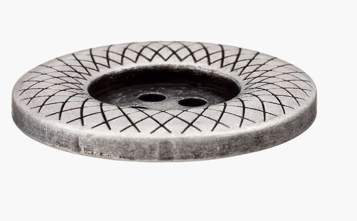 Metal button 4 - holes, Patterned edge, 28mm - Galedi Pins