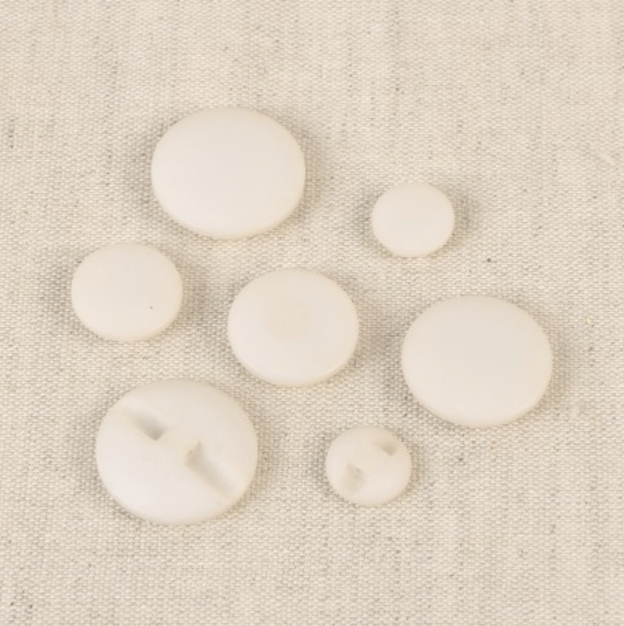 Galedi Stephanoise classic 22mm polyester buttons in various sizes.