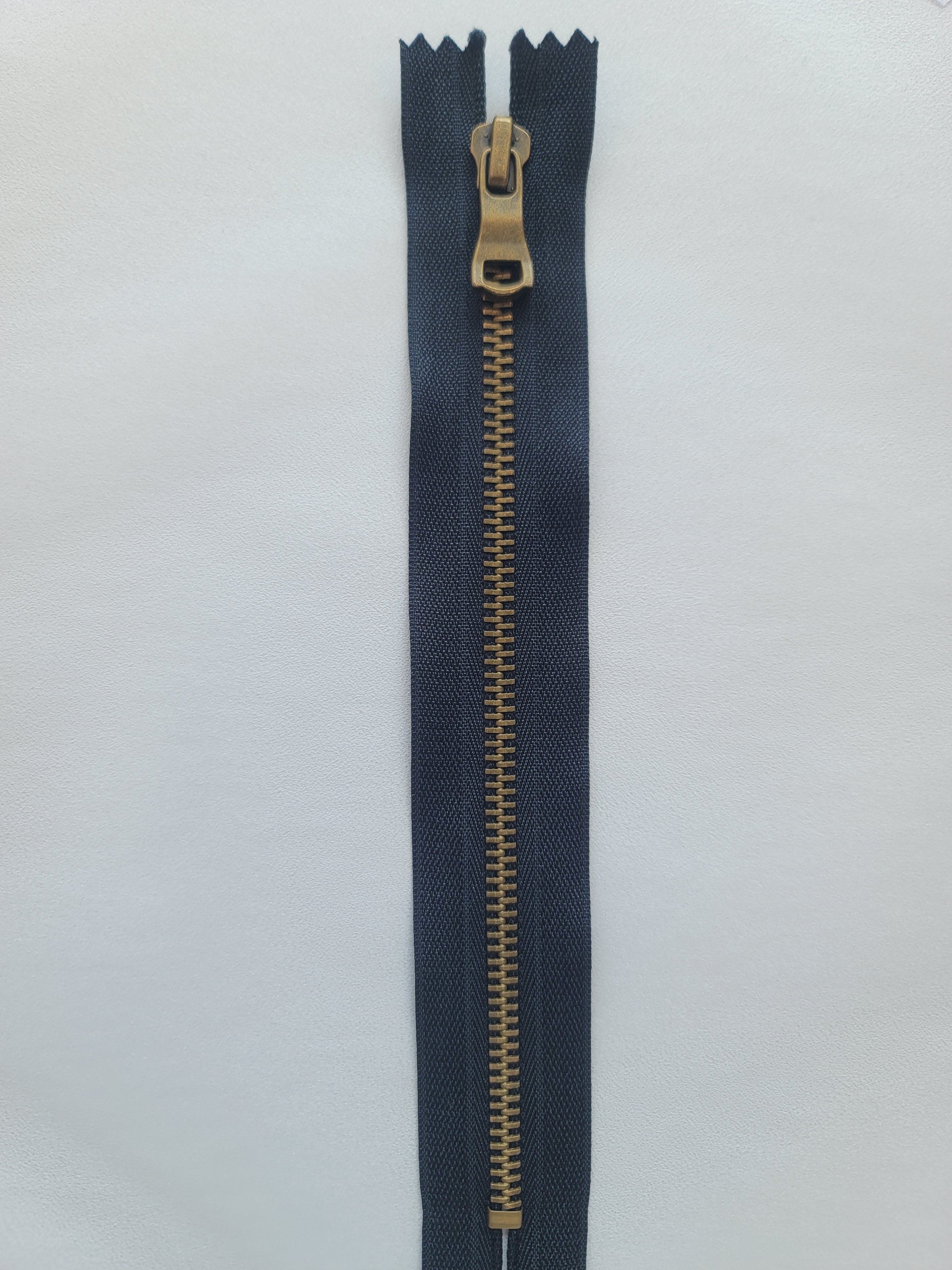 Galedi Pins Brass Metal Zipper – 20cm Black Closed End with Chunky Curved Puller