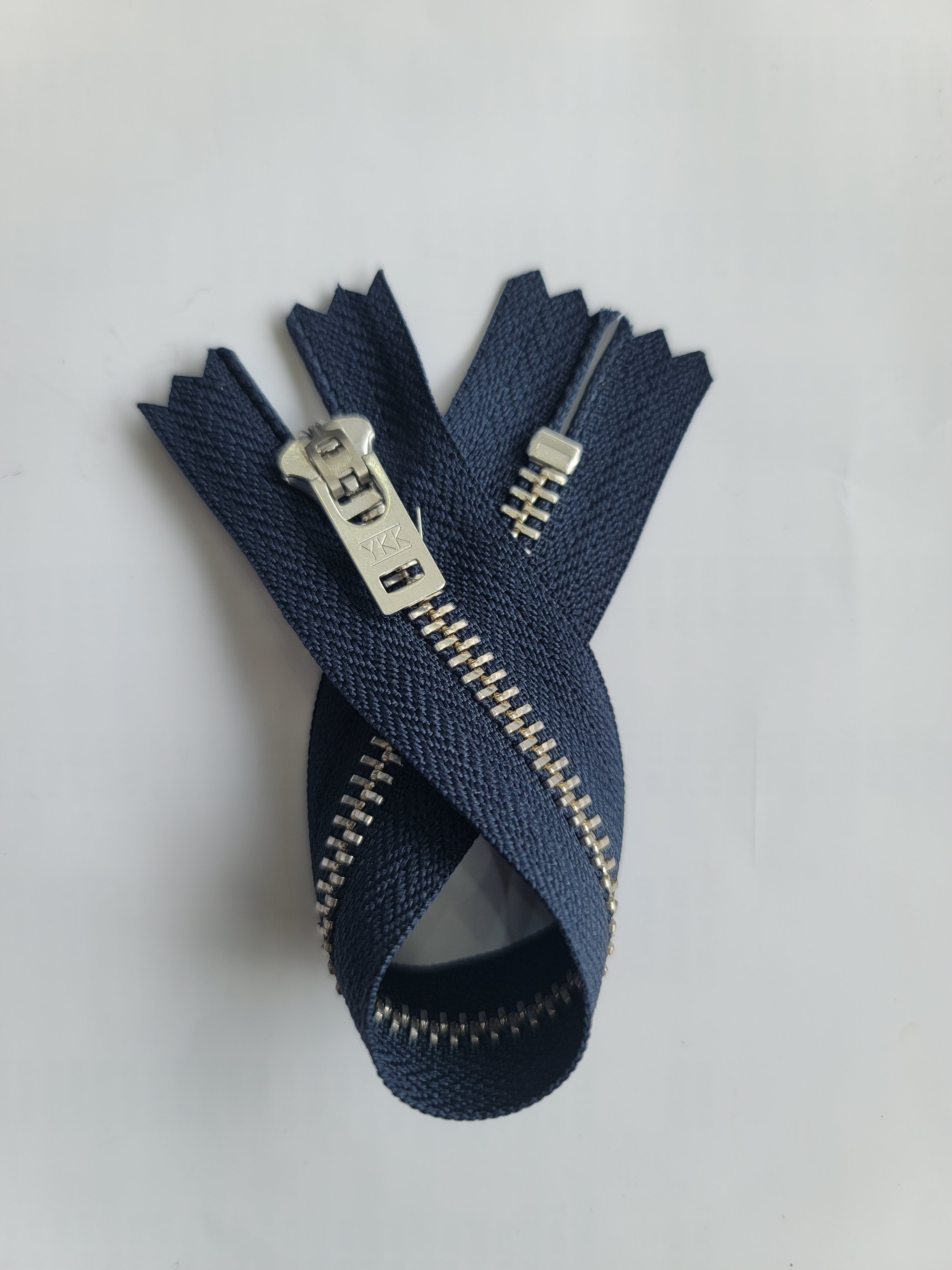 YKK Silver Metal C5 Closed End Zip – 18cm Length