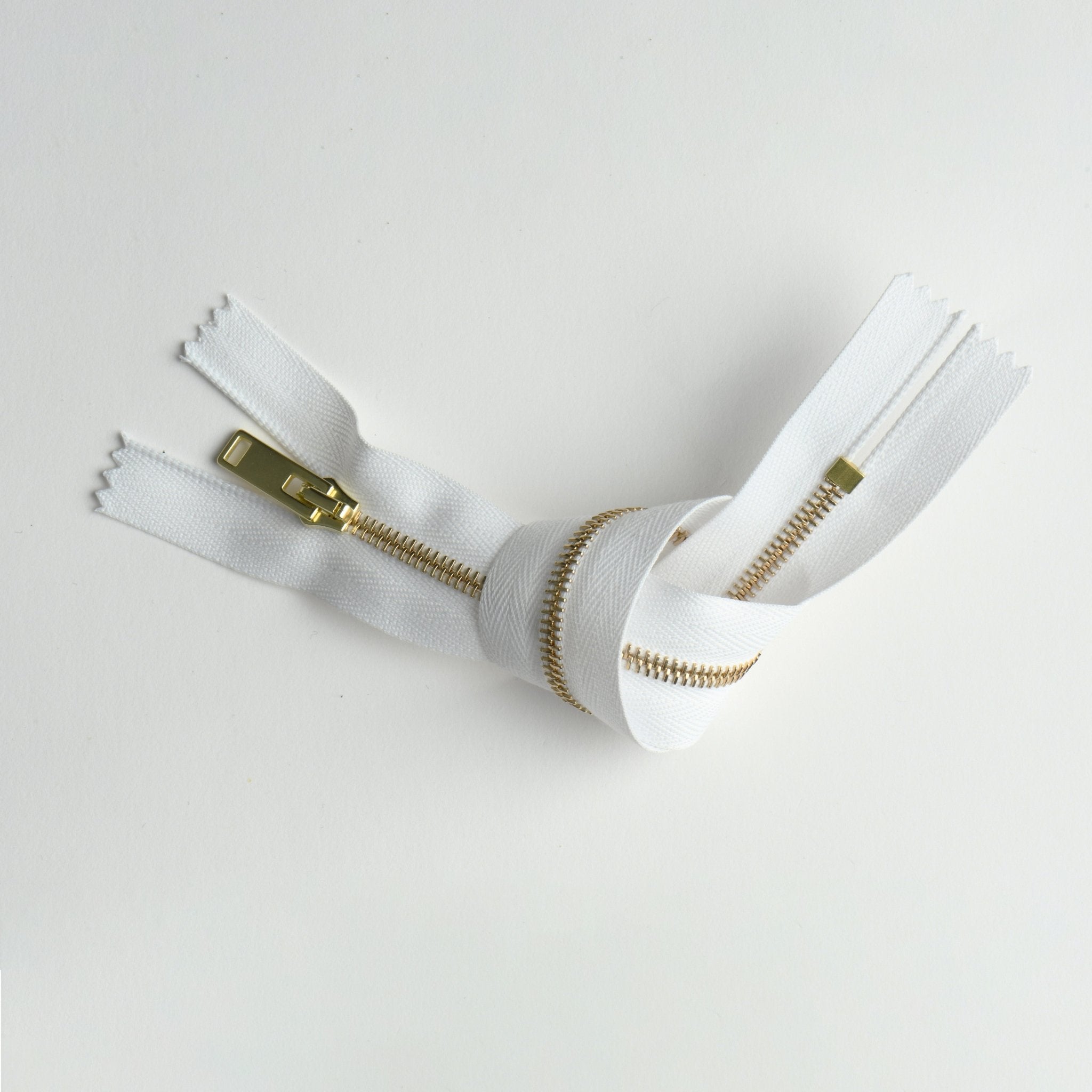 RIRI Gold Metal Closed End Zip, 24cm, ME4, 3T - Galedi Pins