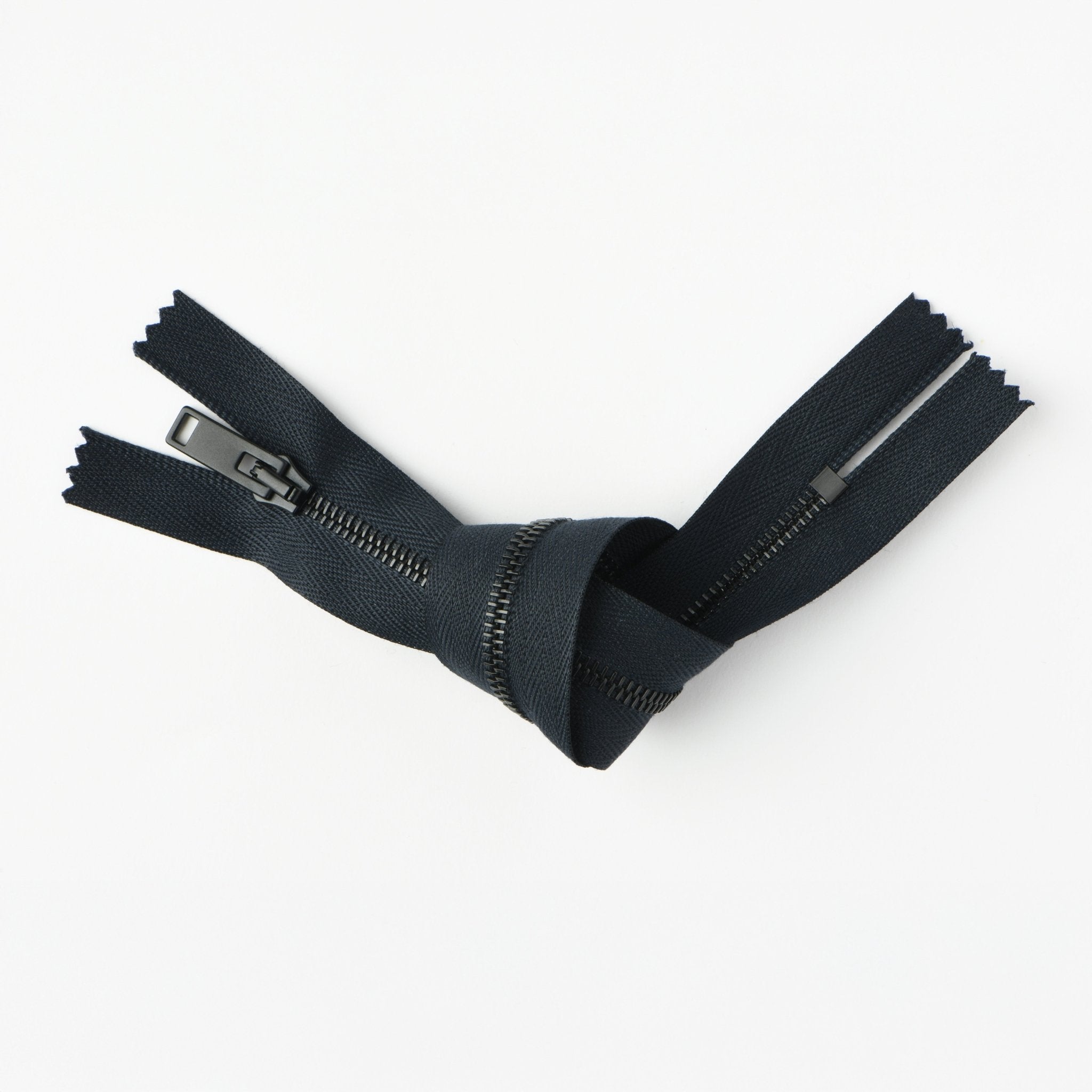 RIRI Black Metal Zip, 24cm, ME4, 3T - Galedi Pins