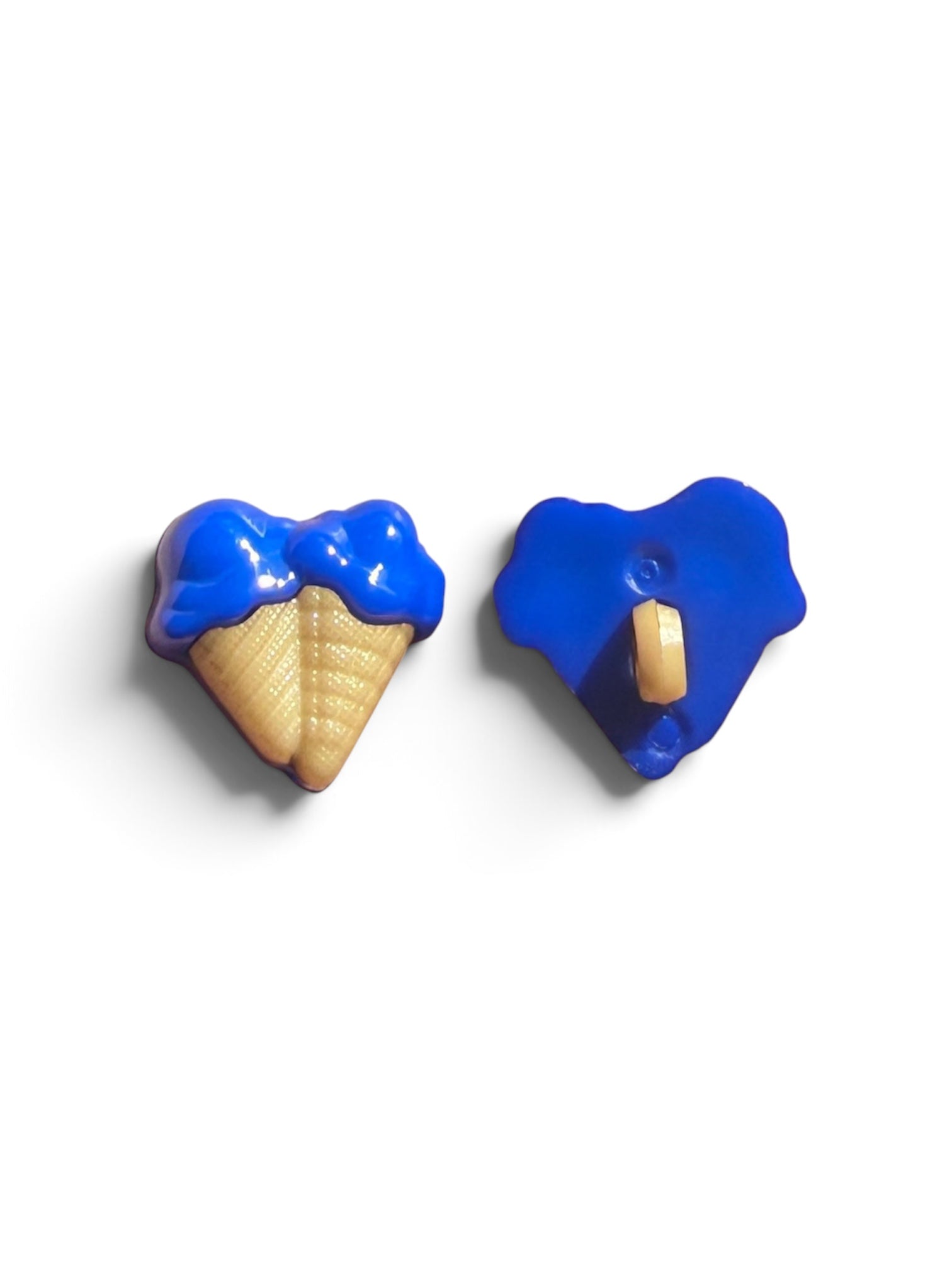 Front and back view of a 15mm blue ice-cream cone resin button with a 2-hole shank fastener.