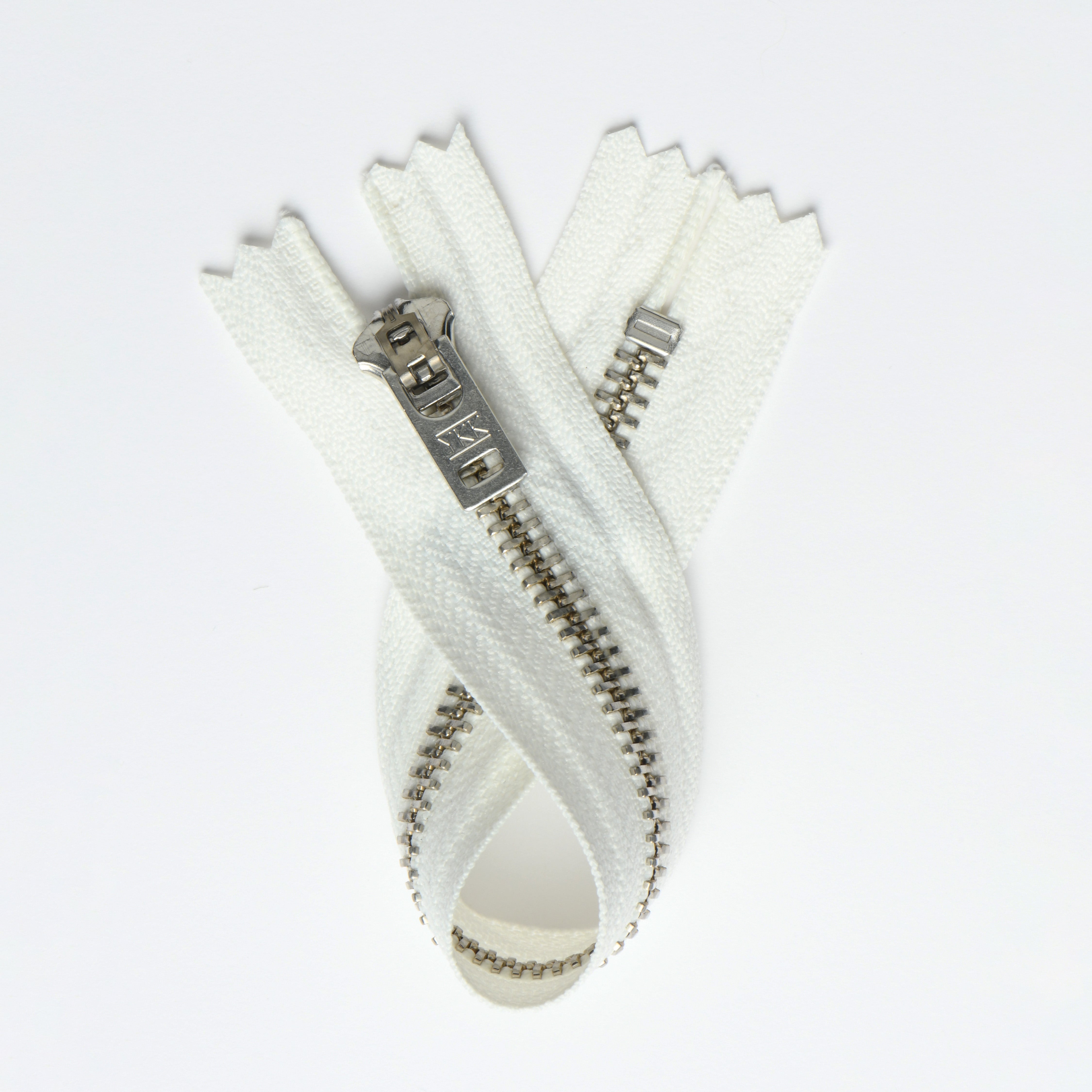 YKK Silver Metal C5 Closed End Zip – 18cm Length