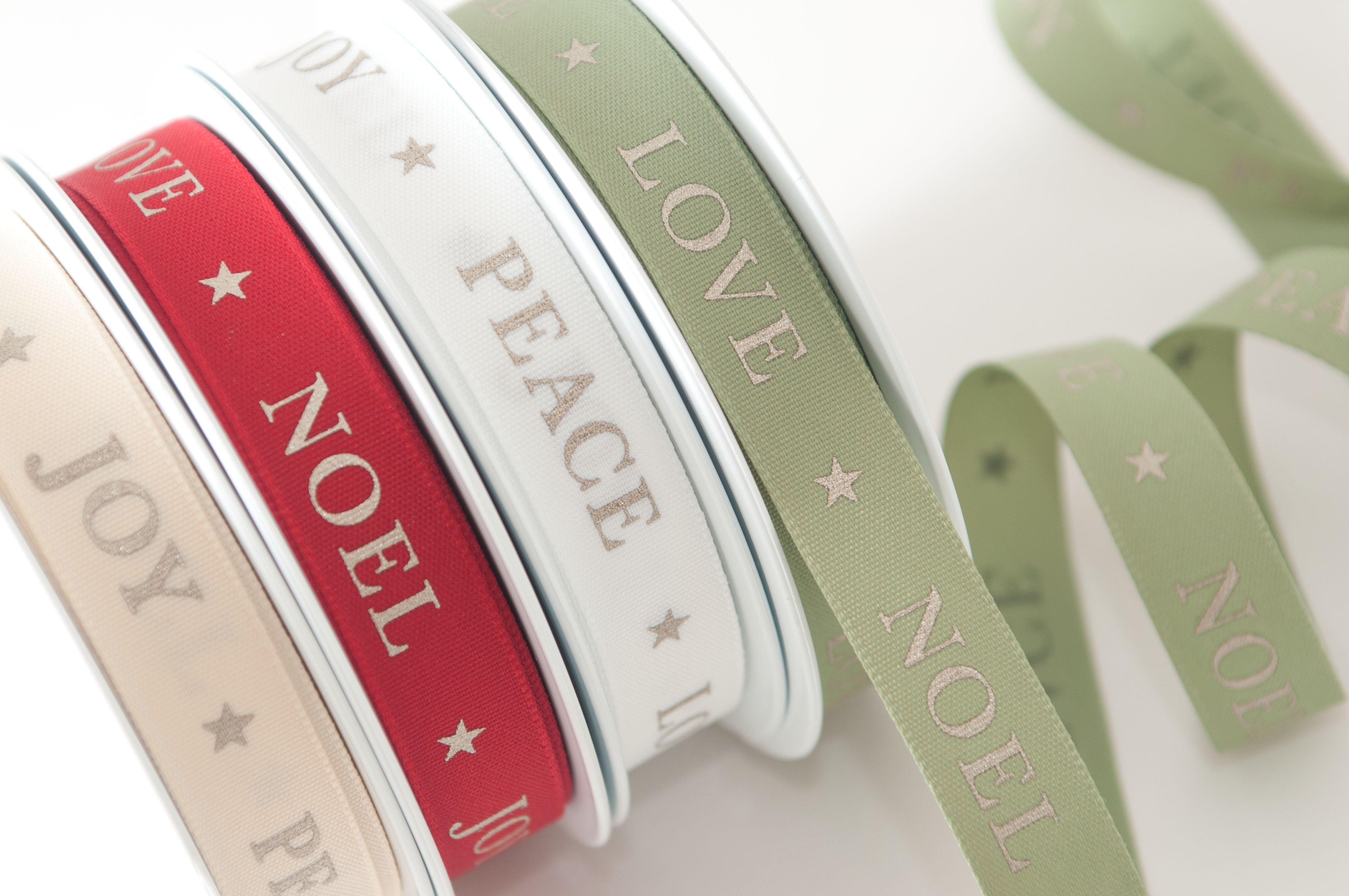 Berisfords Christmas Ribbon – 15mm Khaki Gold Polyester