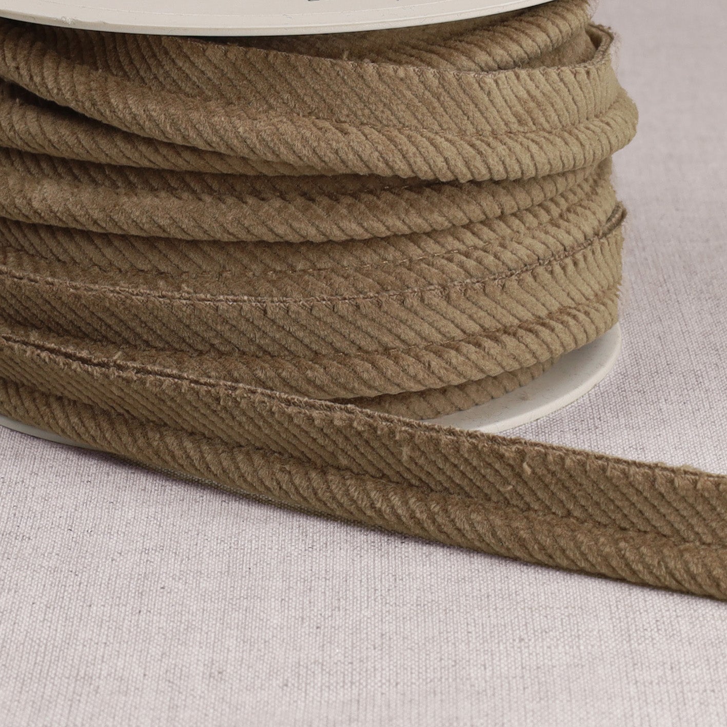 Stephanoise Ribbed Velvet Piping Trim – 15mm Cotton Cord by the Metre