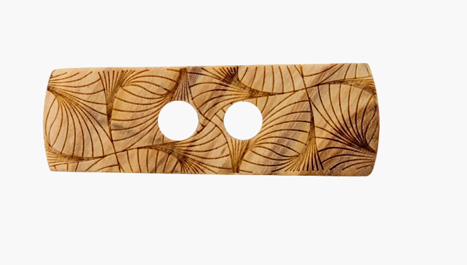 Wooden toggle 2-holes, Graphic pattern, 35mm, beige