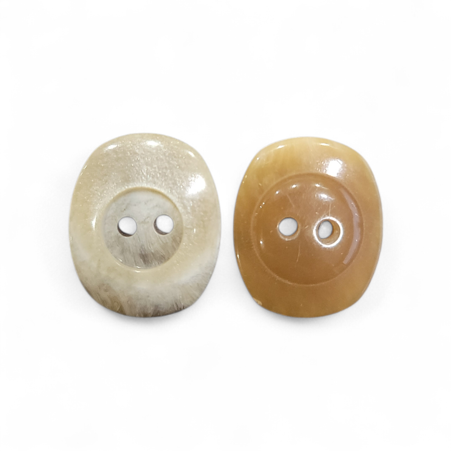 Galedi Pins Rectangular 2 Hole Button – 28mm x 23mm Cream/Brown